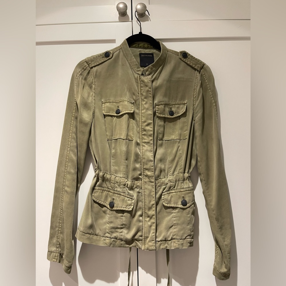 Army Green super soft jacket. You will want to wear this everyday!